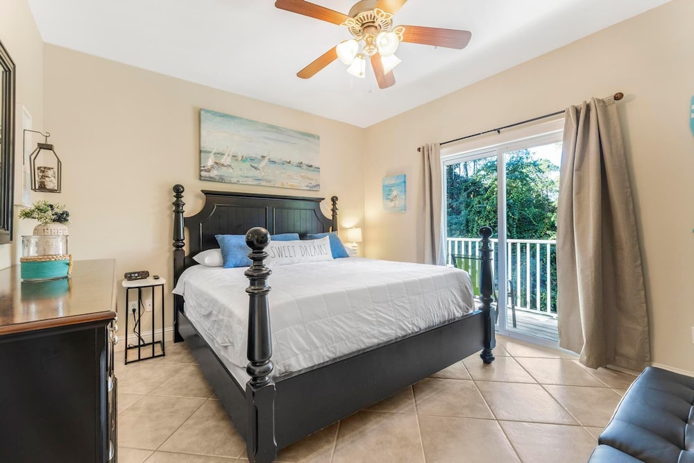 Laguna Breeze C