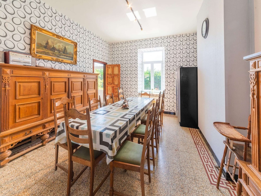 Elegant Home in Bievre With Garden