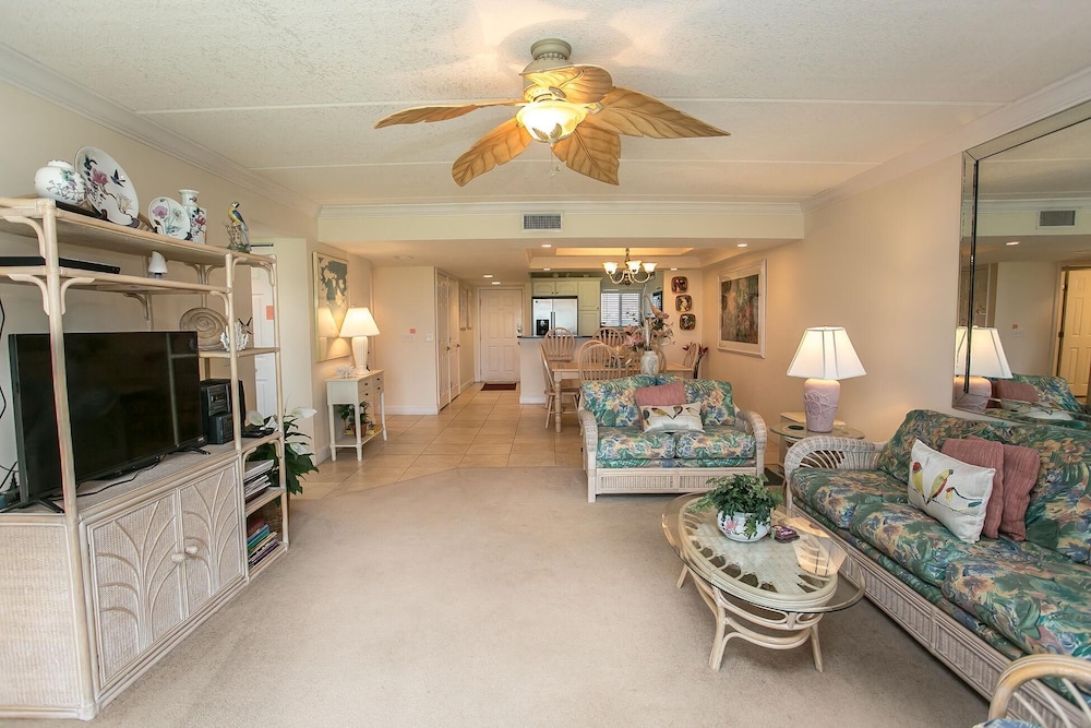 SEA Haven 515 [2/2] Free Activities! & Oceanfront Wifi Pool view 3