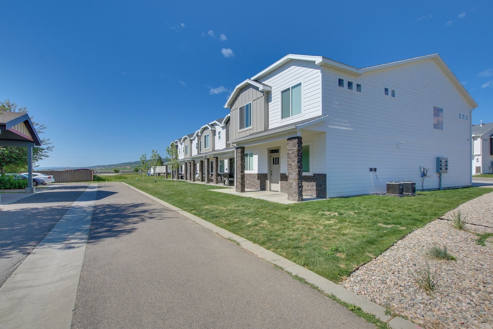 Garden City Townhome, Close to Parks + Downtown! view 2