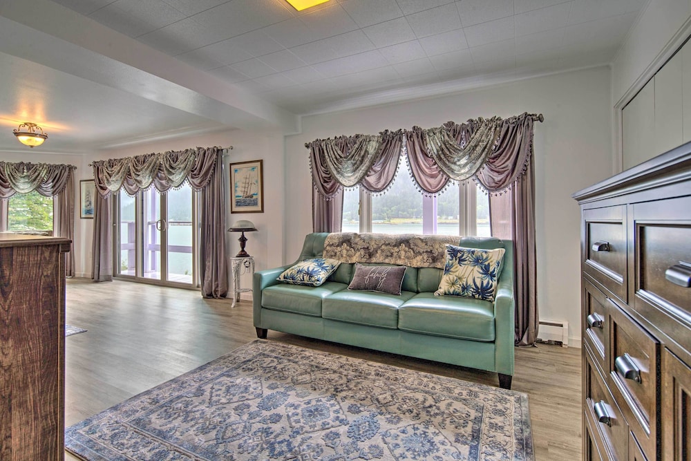 Juneau Vacations - Waterfront House w/ Glacial Views - Near Downtown! - Property Image 34