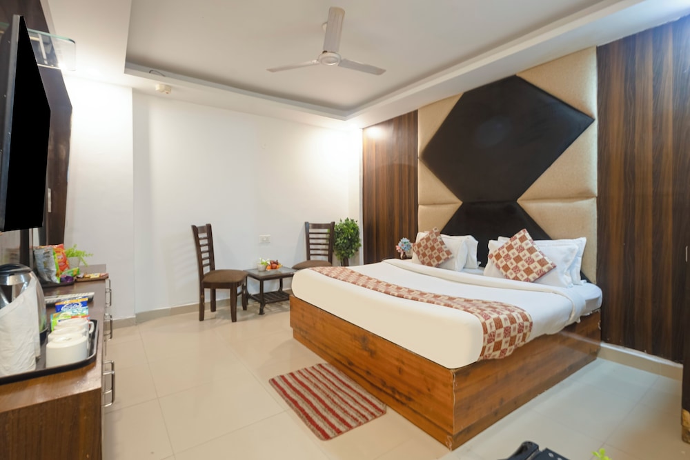 Hotel DSR Krone Delhi