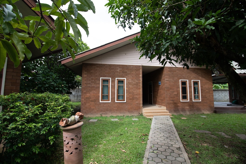 GongKaew HuenKum Hotel