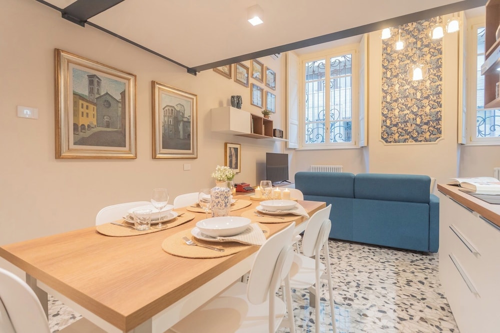 Cinque Giornate 70 Suites by Rent all Como