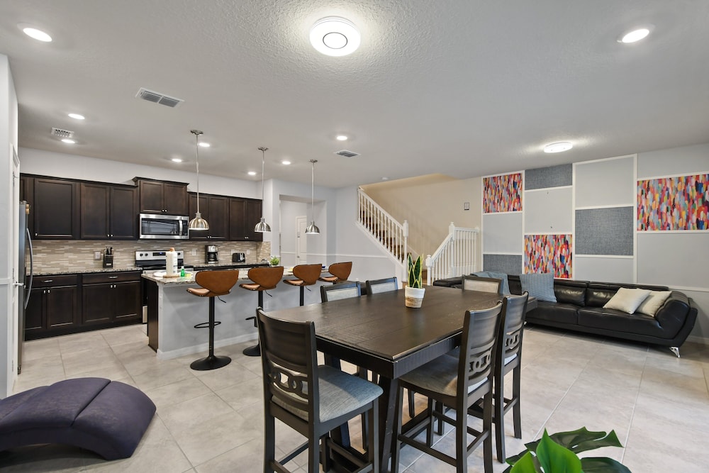 Family Getaway With Themed Rooms & Private Pool