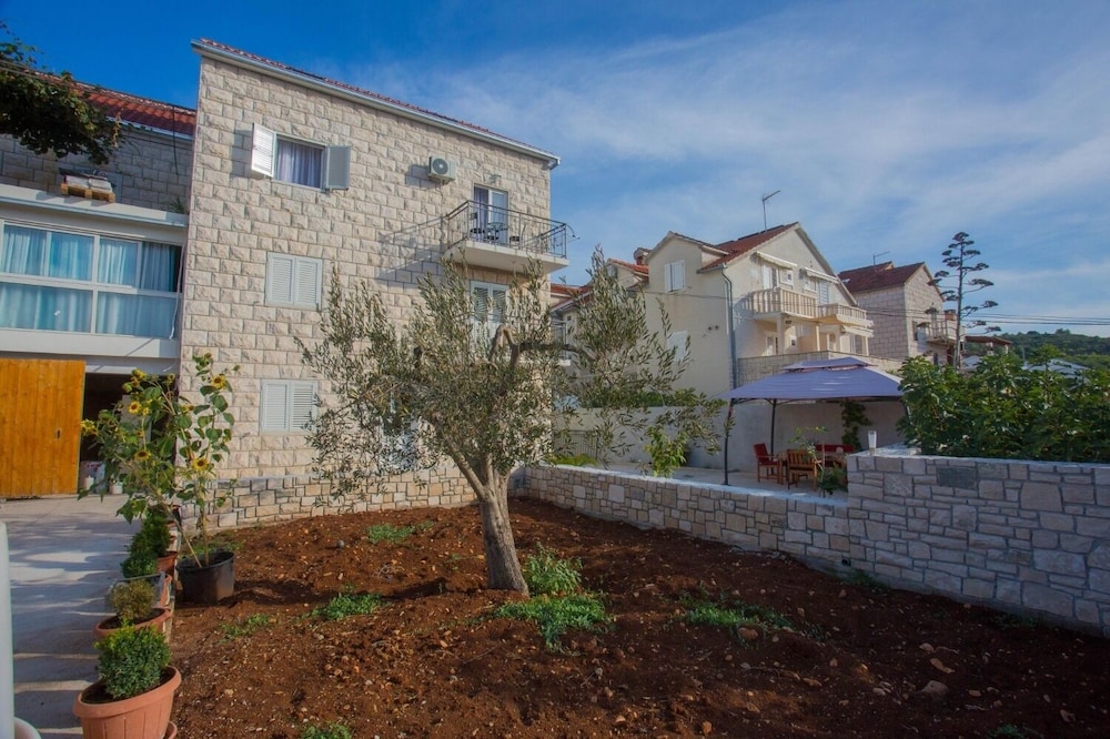 Mato - With Parking - A1 view 3