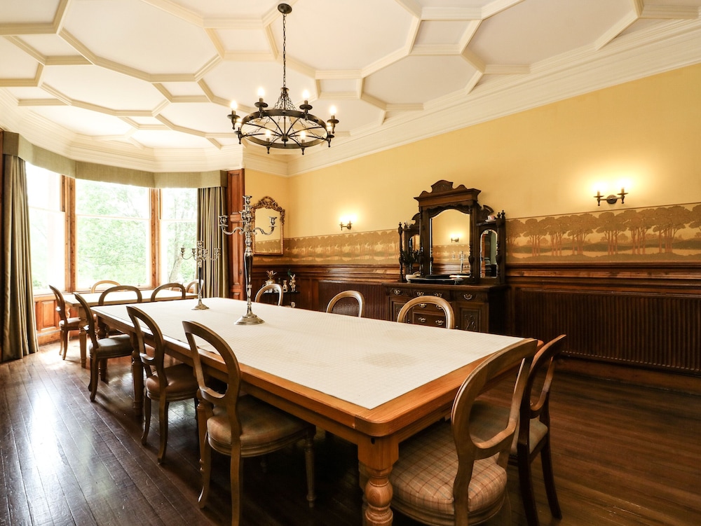 Bearnock Lodge