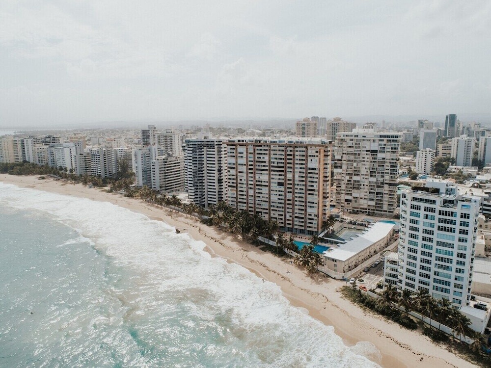 Puerto Rico Condado Beachfront w Pool Rental Otium Rentals - Property Image 2