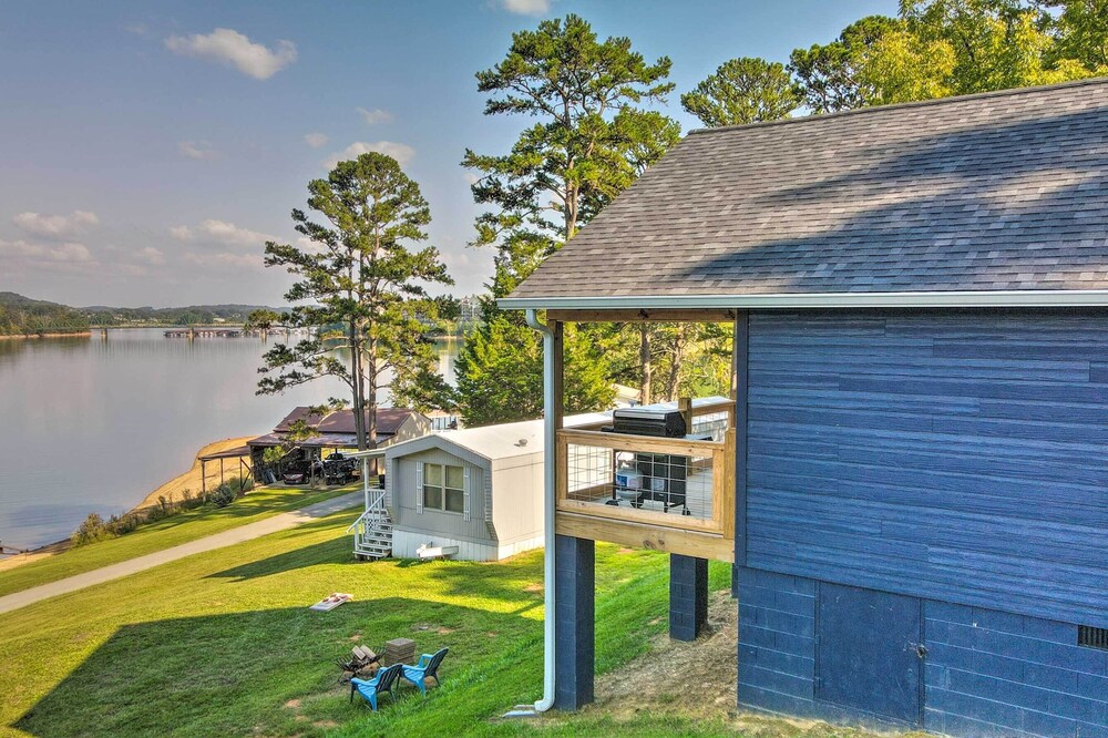 Quaint Cottage Overlooking Cherokee Reservoir