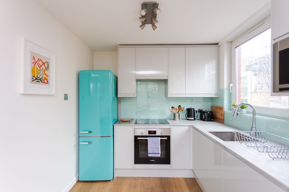 Spacious Central 3 Bedroom Apartment in Old Street
