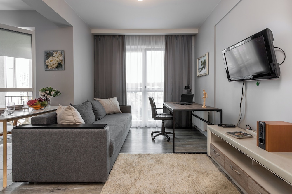 Bright Apartments near Dana Mall