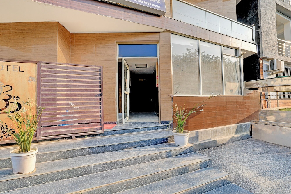 Fabhotel Varn Residency