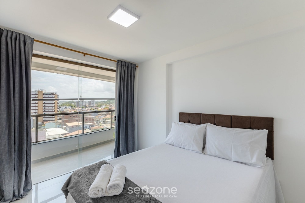 Building With Swimming Pool 300m From the Beach in Ilheus - MMD