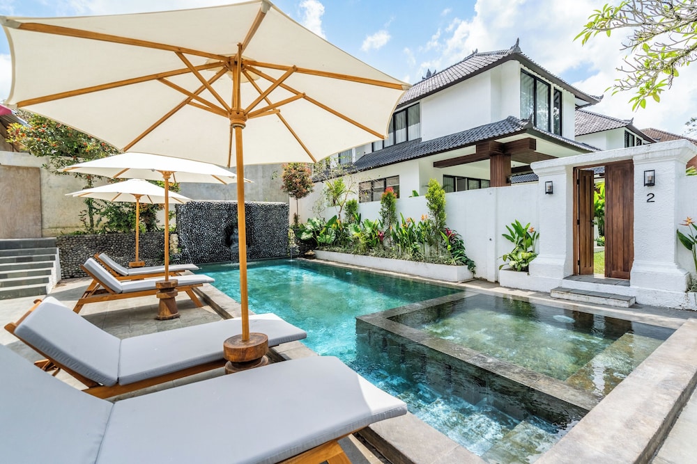 Sacred Jungle by EVDEkimi Ubud – Modern Villas and Apartments with Kitchens, Pools, & Personalized Concierge Service