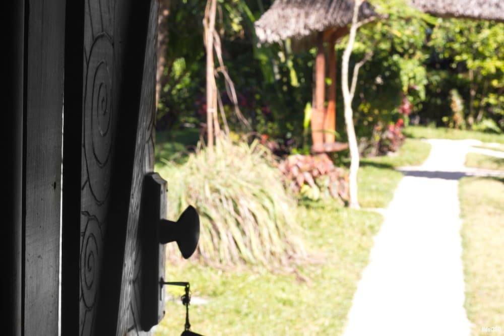 Analatsara Eco Lodge