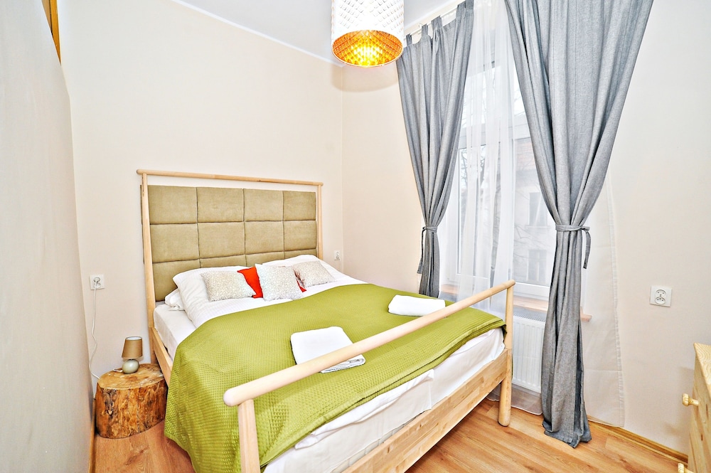 Grand Apartments
