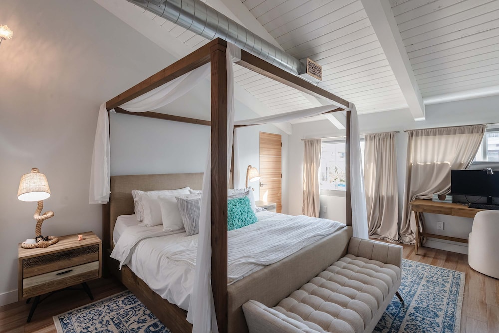 Your Coastal Getaway in Manhattan Beach Awaits