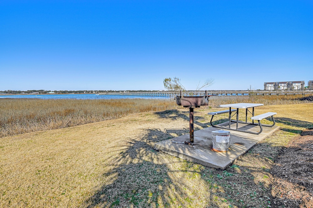 Waterfront Gem w/ Balcony in Garden City