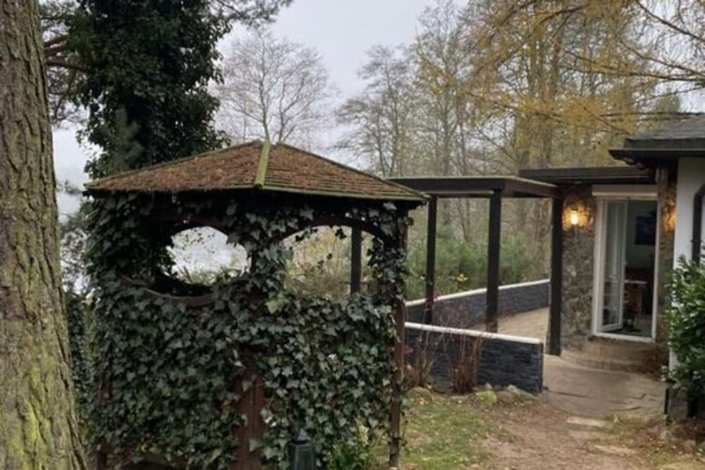 A Wonderful Holiday Home With Lake Access view 3