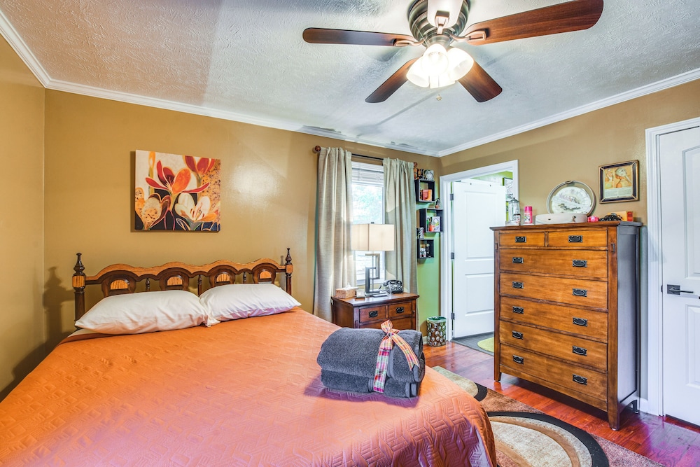 1 Mi to Fort Bragg: Family Home w/ Backyard