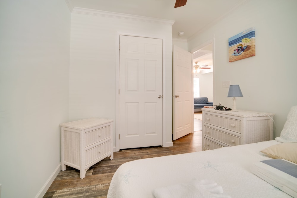 Charleston Home w/ Porch - 3 Mi to Folly Beach! view 3