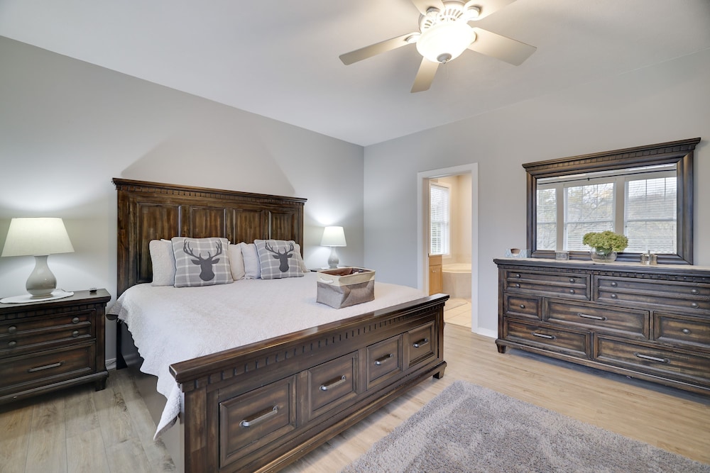 The Nest at Pinecrest by Avantstay Hot Tub Spacious Deck Game Room Fire Pit