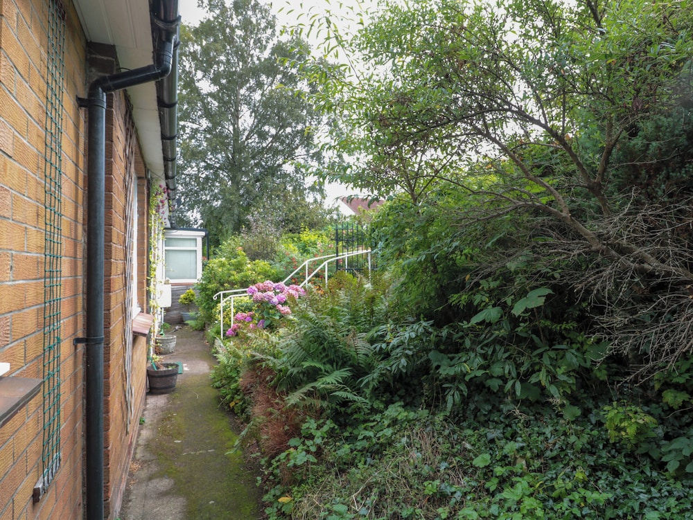 Crosby Cottage