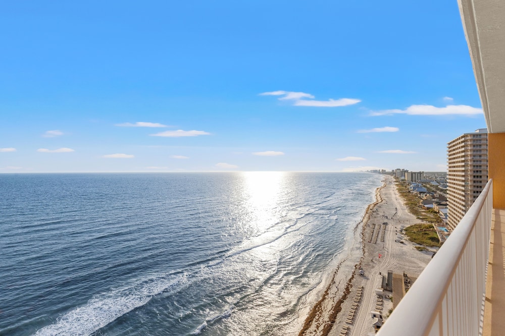 Treasure Tides3br Beachfront Corner Unit Sleeps 8 With Stunning Gulf Views!