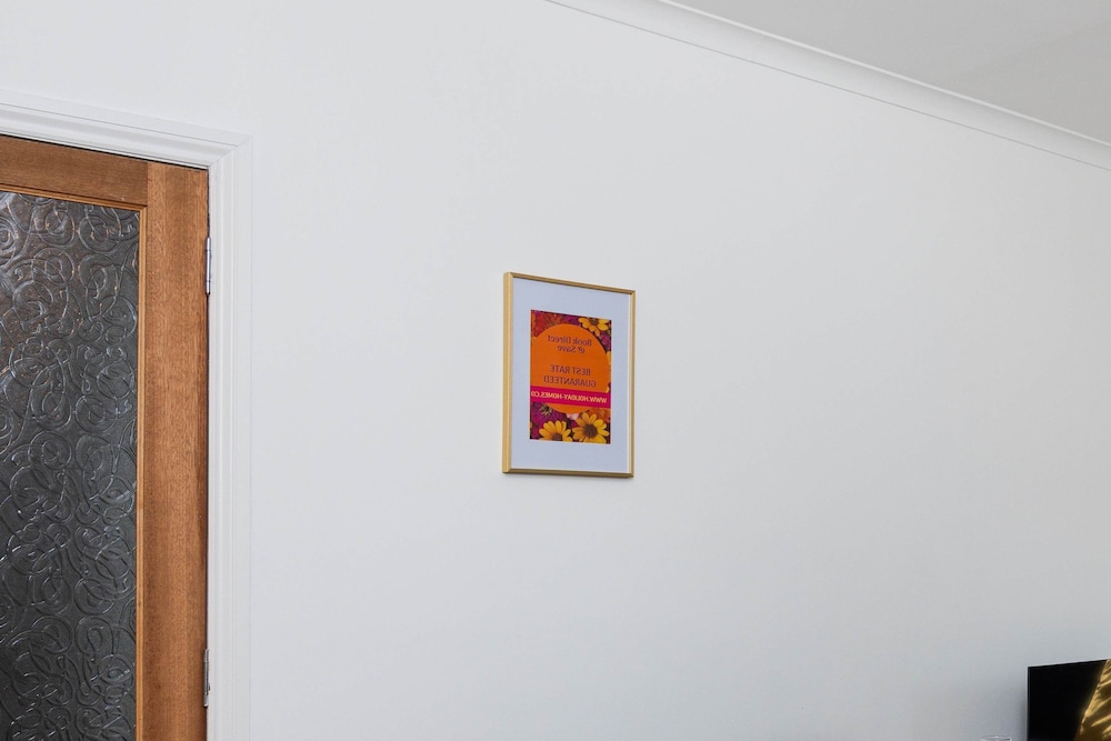 Spacious 3 BED House With Parking, photo 9