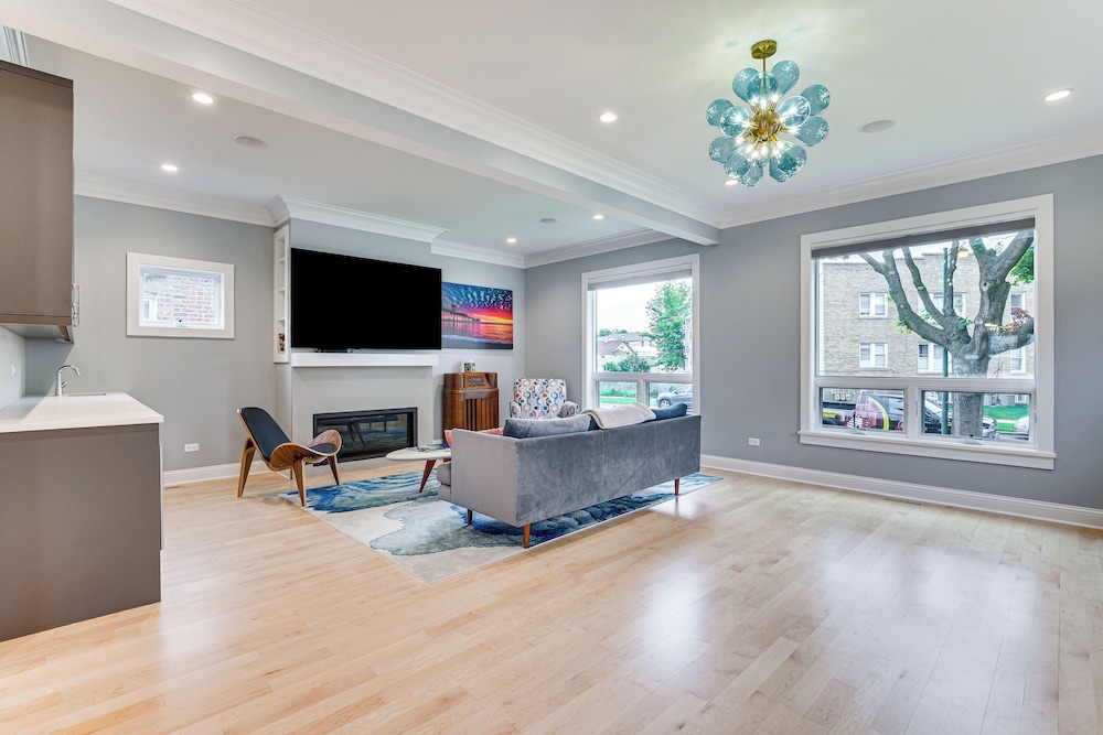 Game Room, Deck & Yard: Chicago Home