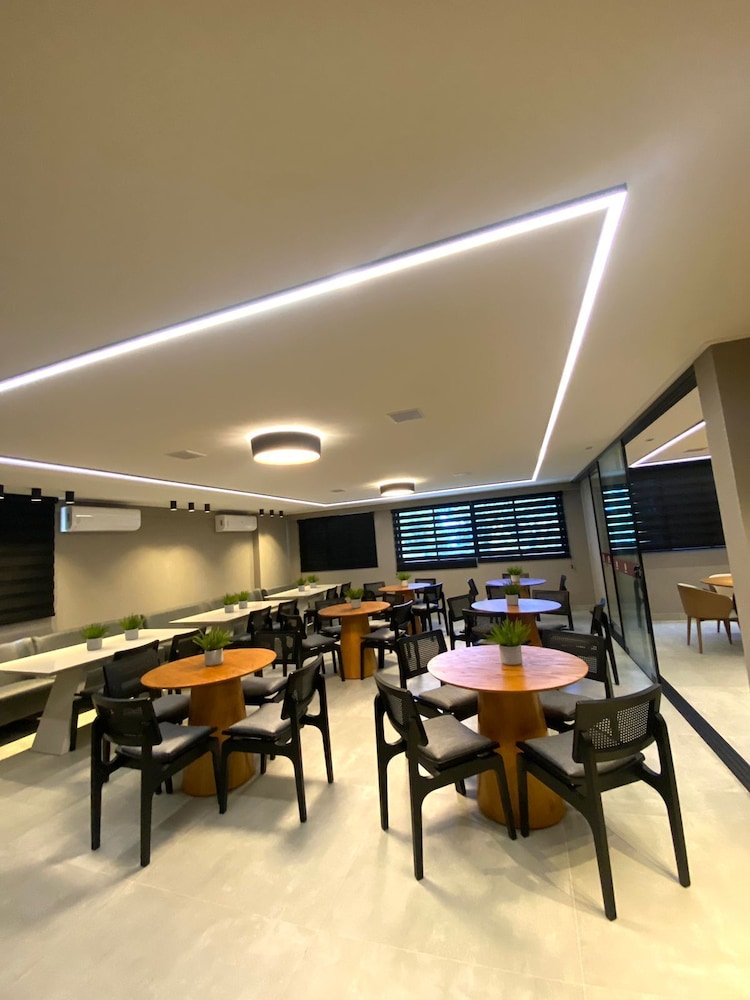 Studio Design 3 Apt 812