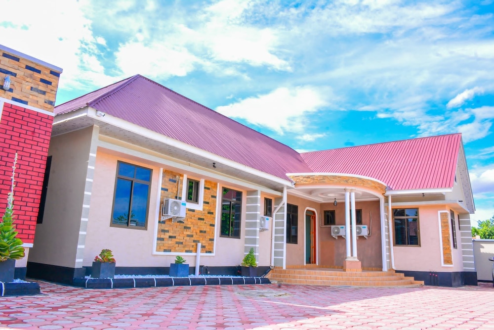 DOM PRECIOUS LODGE