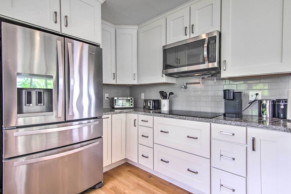 Bayfront Gem w/ Amazing Water Views + Pond!