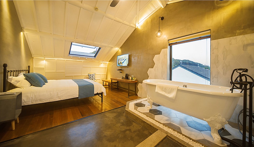 hotel room