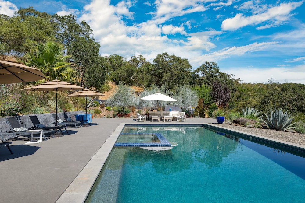 Kenwood Vista by Avantstay 7acres w Pool Fire Pit Vineyard Views