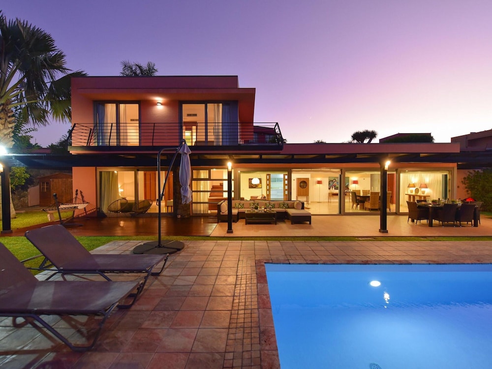 Villa With Private Pool in the Golf Resort