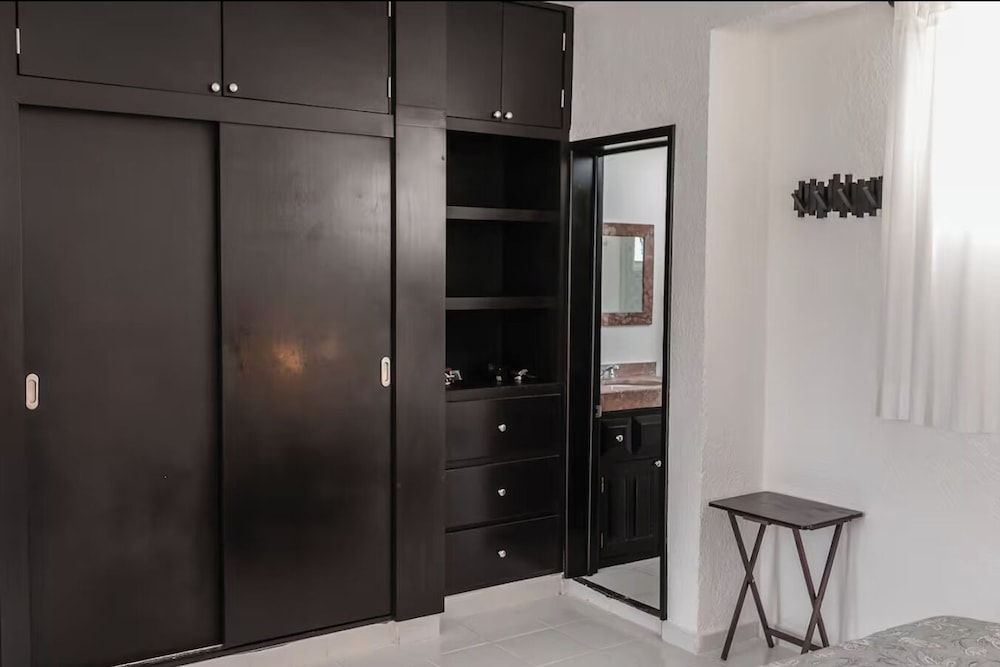 Studios walking distance to the beach