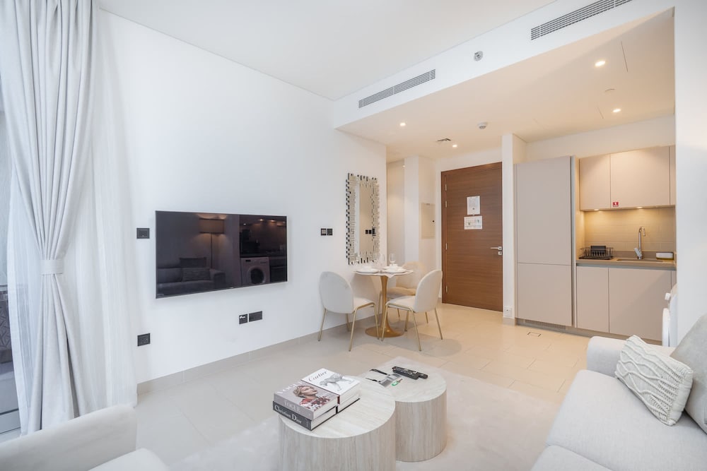 Lavish 1BR Apartment in Sobha Creek Vistas Reserve