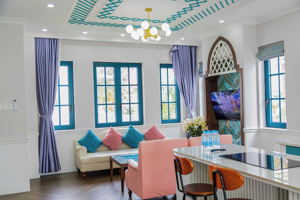 Luxury 4 br Emerald Villa-Novaworld PT