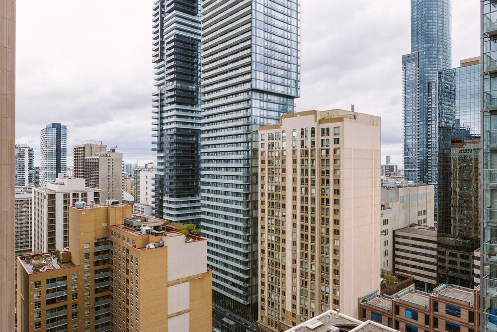 Luxurious 2-bedroom Condo