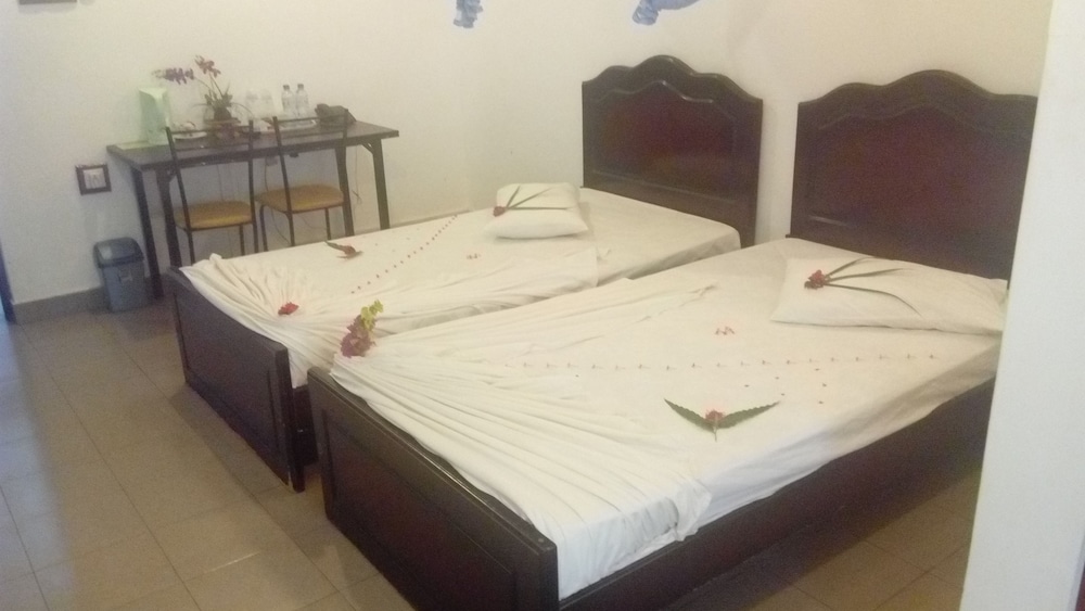 Sarathchandra Tourist Guest House