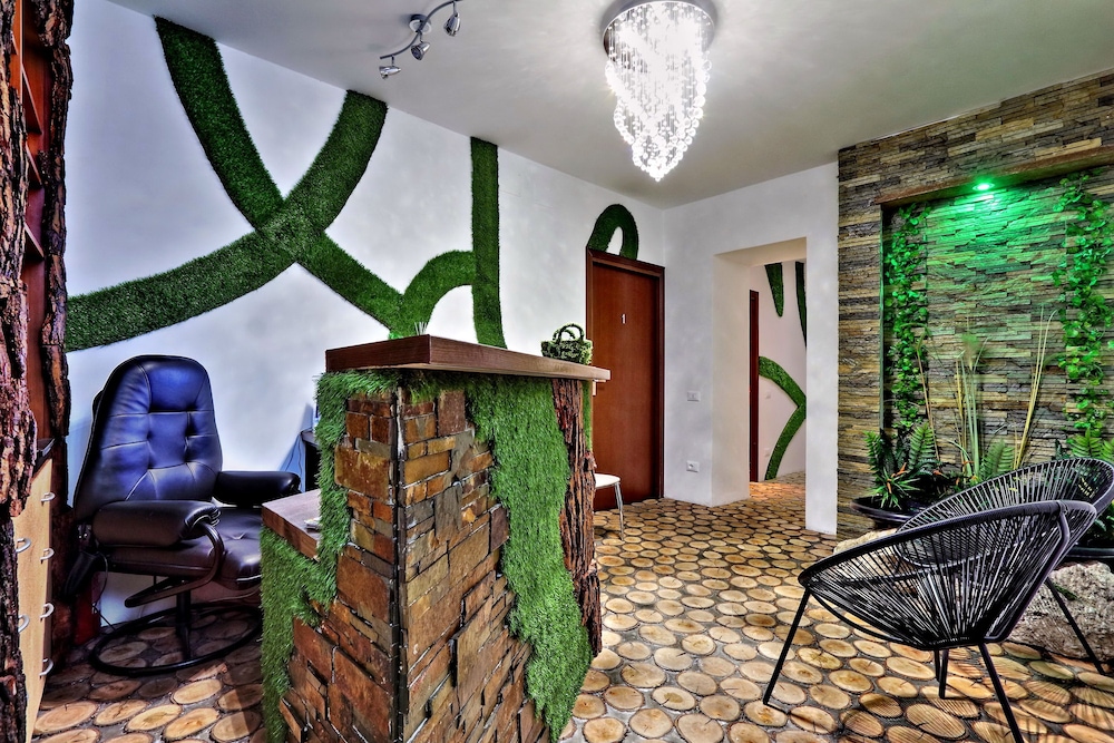 Hotel Suite Paradise - Image 1