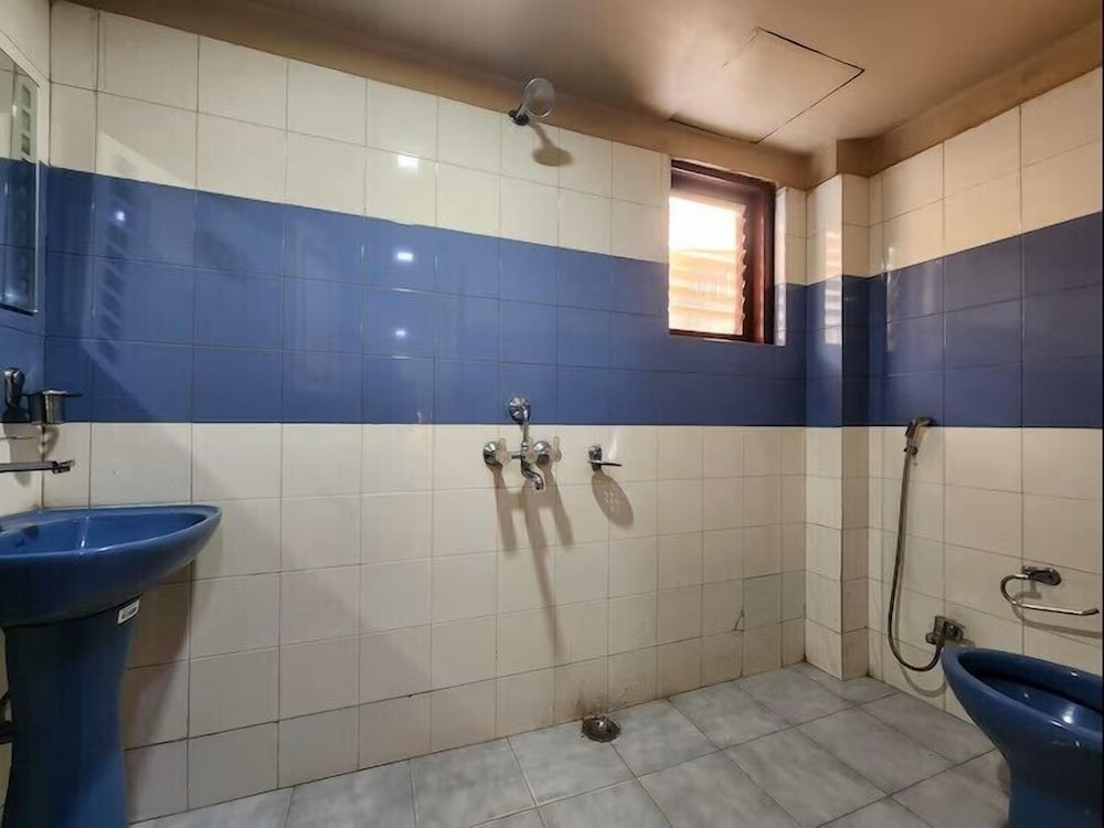 Hotel Pushpak International