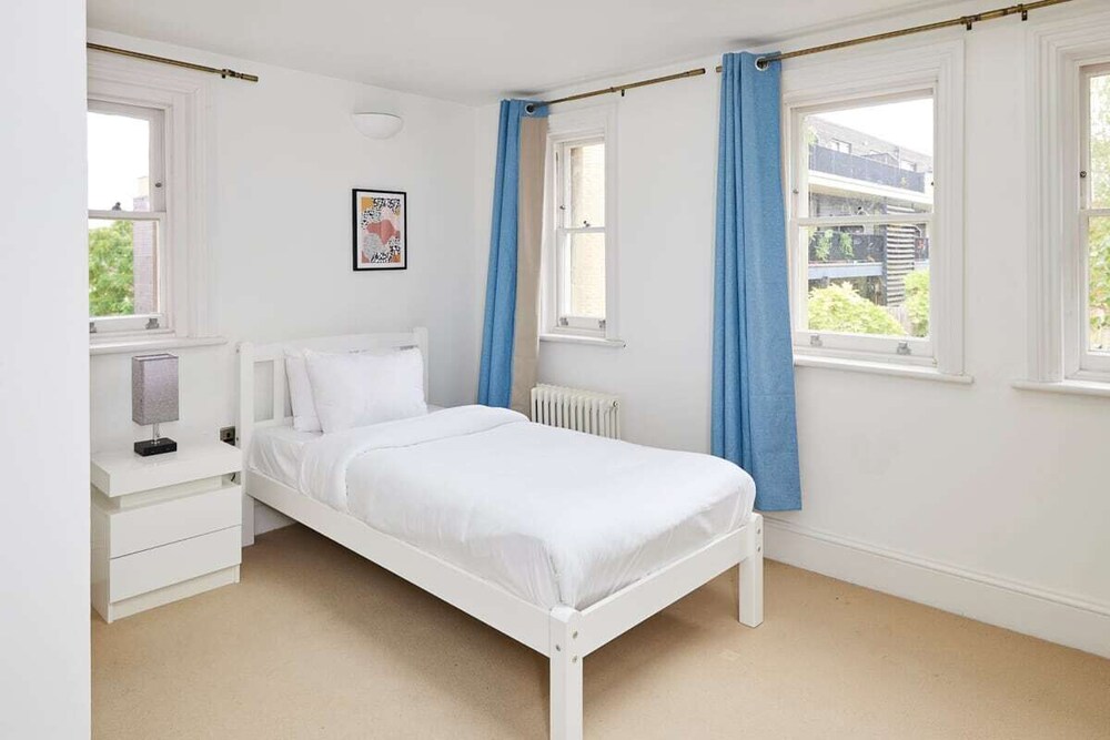 The Woolwich Retreat - Enticing 5bdr House With Parking