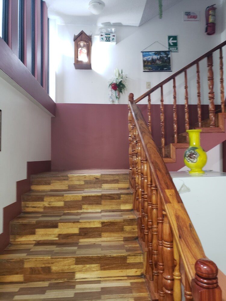 Hostal Monte Real
