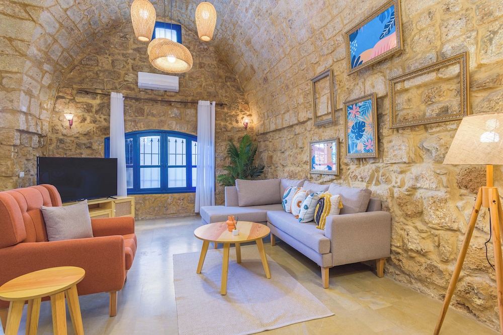 Galleria 1-Bedroom Apartment in Batroun