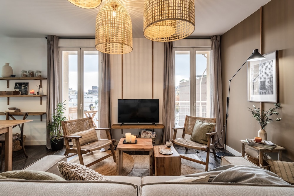 Lora - 2 Bedroom Apartment in Almagro