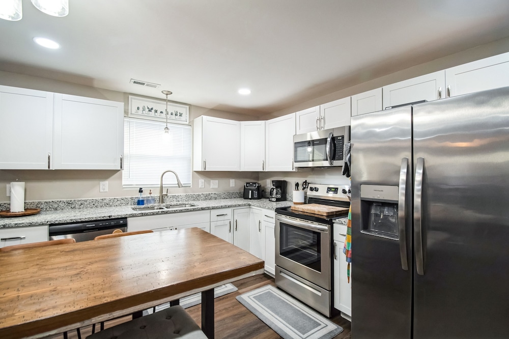 Charming Pet Friendly Concord Retreat 3 Bedroom Home