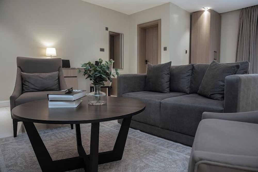 Maxx Apartments