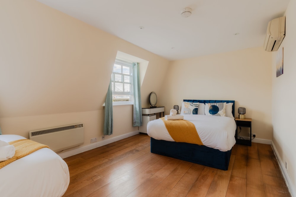 Comfy Apartments in Queensway